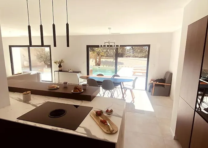 Moderne Entre Centre Et Nature 님